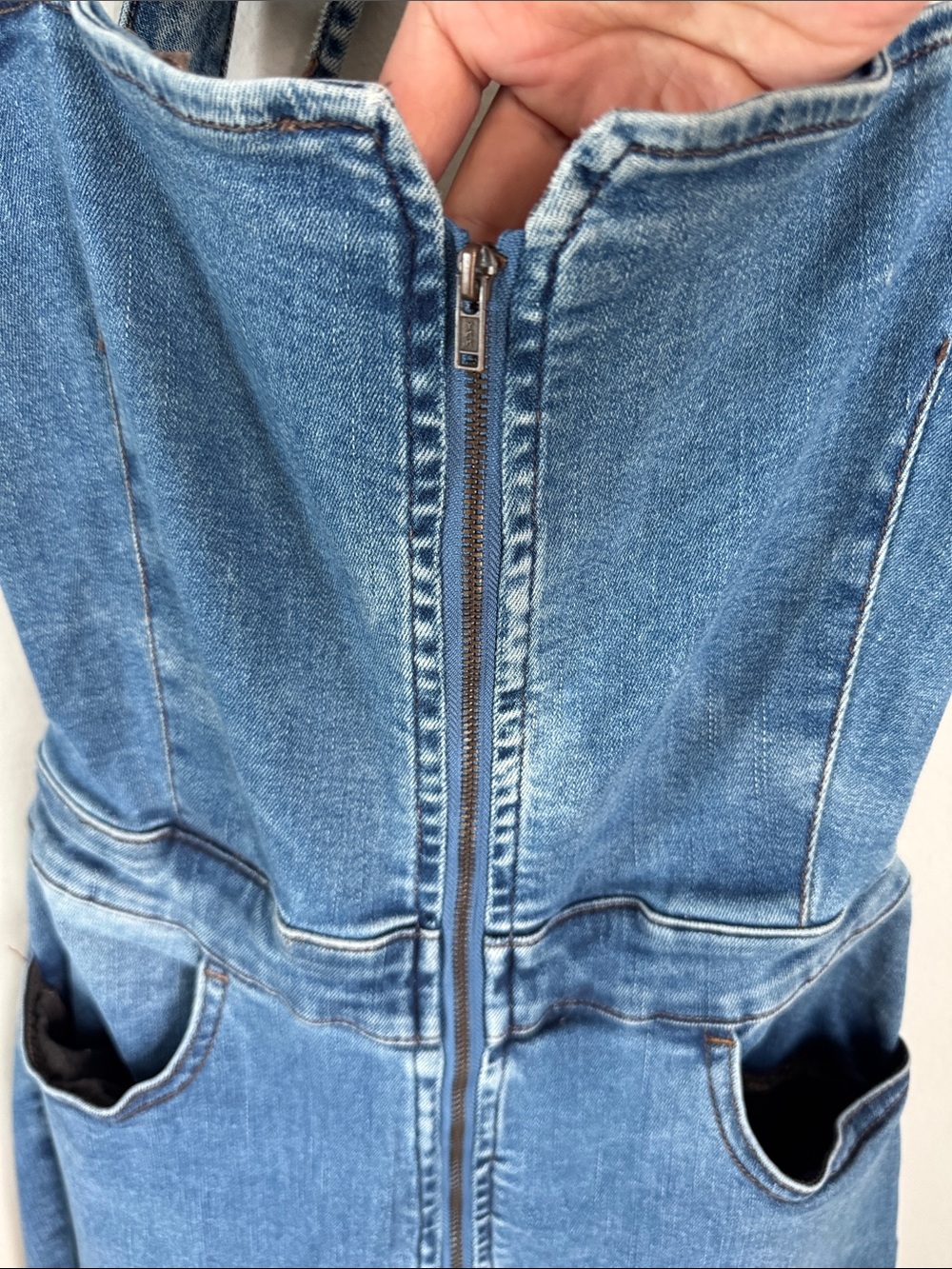 We The Free Denim Jumpsuit Size 10 Open Back Wide Leg Zip Front Free People - Picture 6 of 10